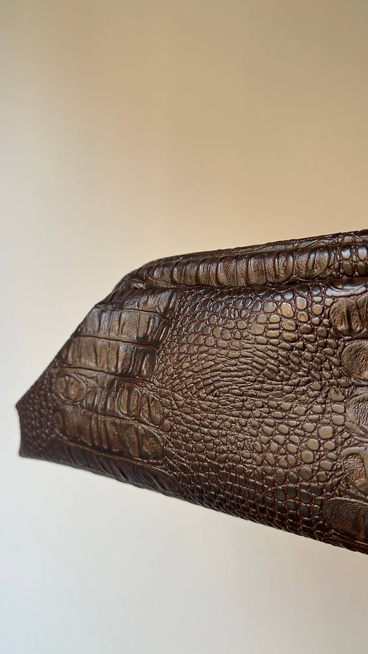 Baguette clutch CROCO in brown