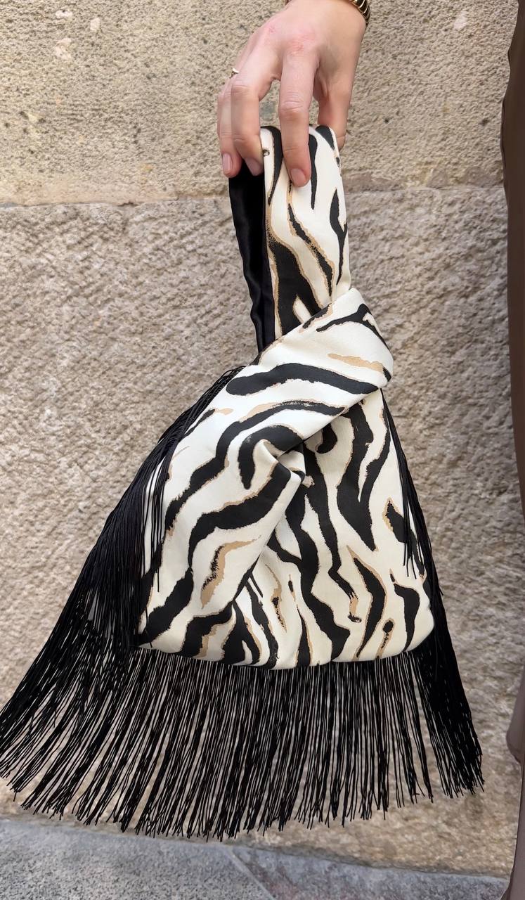 Japanese knot Zebra