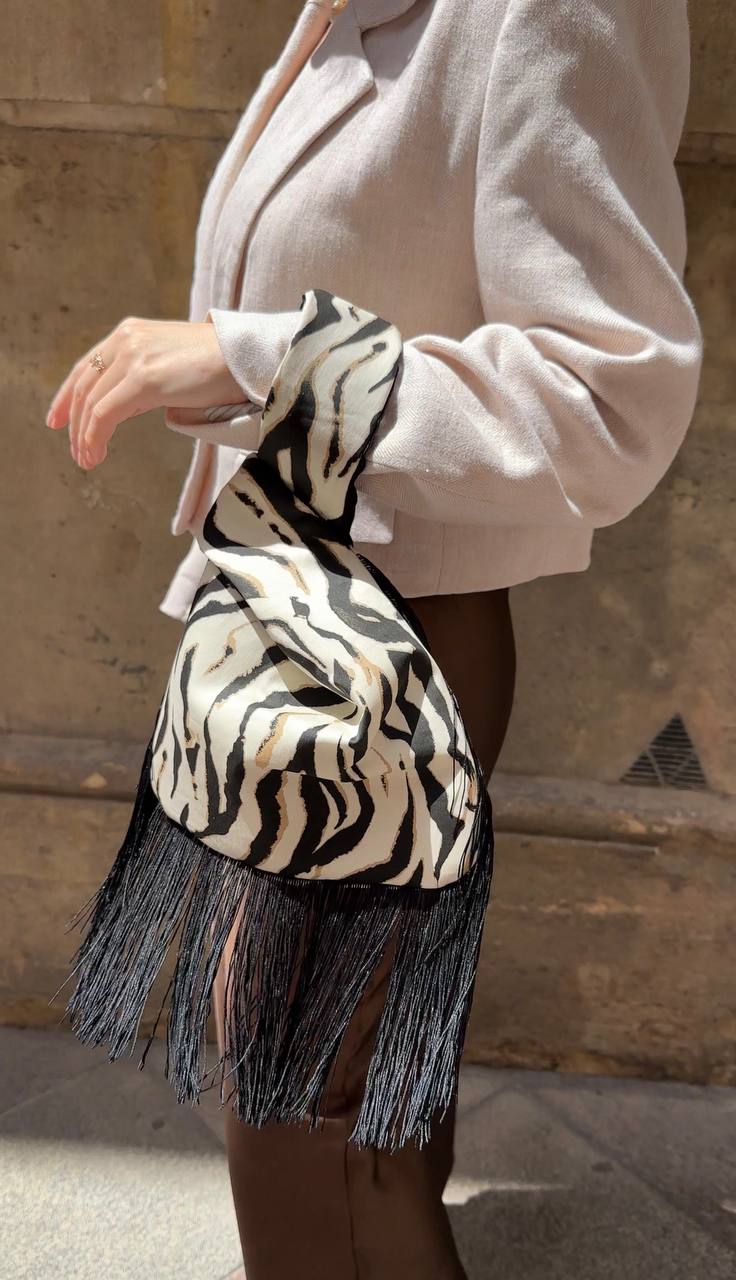 Japanese knot Zebra