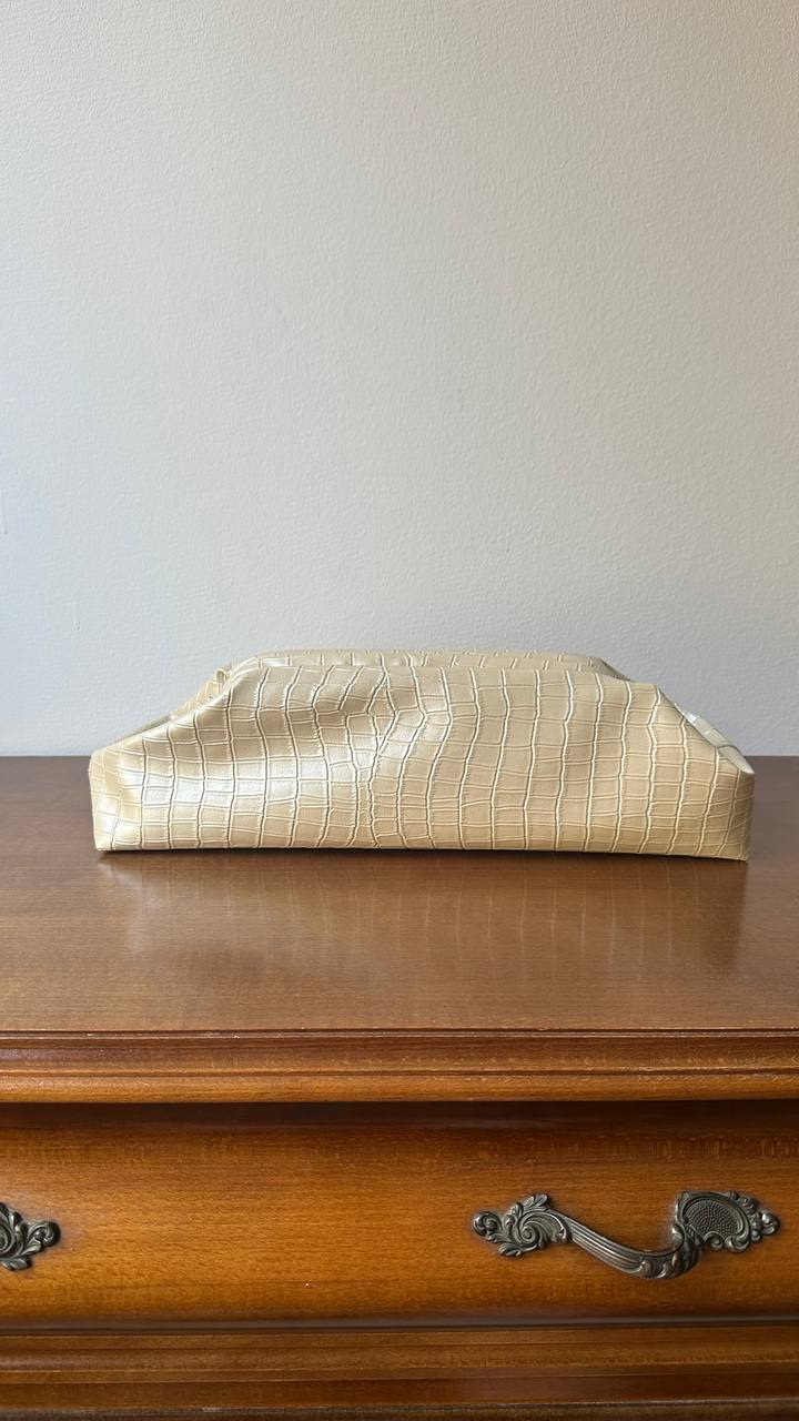 Baguette clutch CROCO in ivory