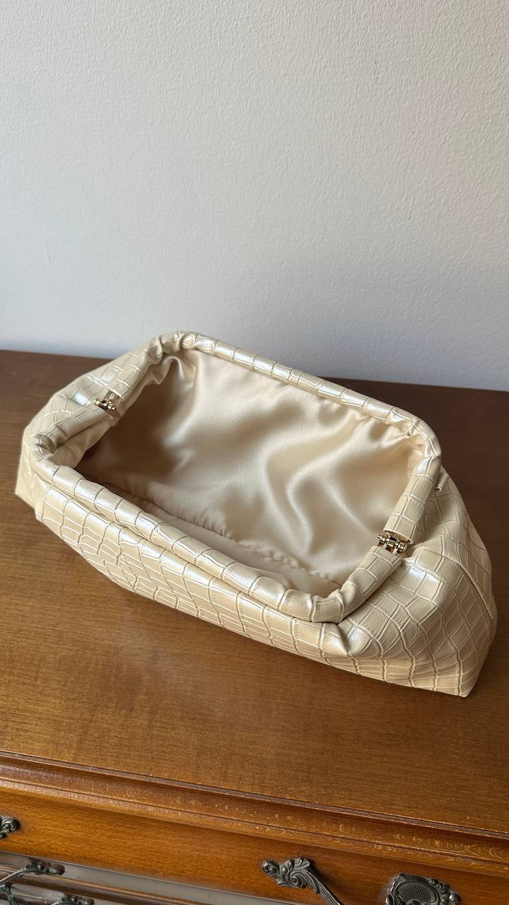 Baguette clutch CROCO in ivory