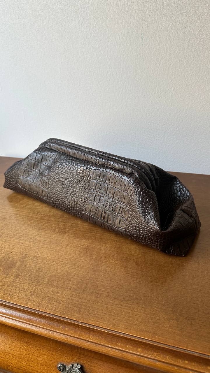 Baguette clutch CROCO in brown