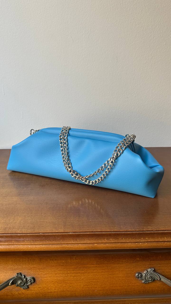 Baguette clutch in Blue