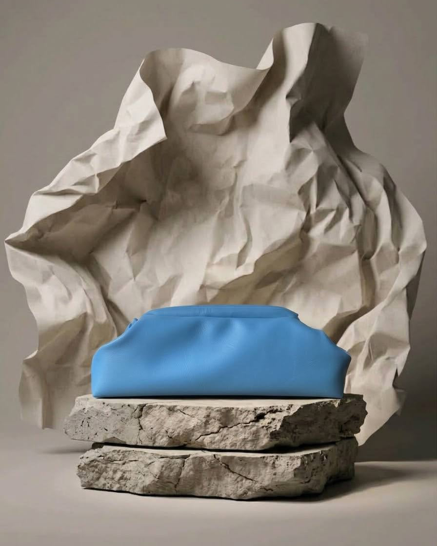 Baguette clutch in Blue